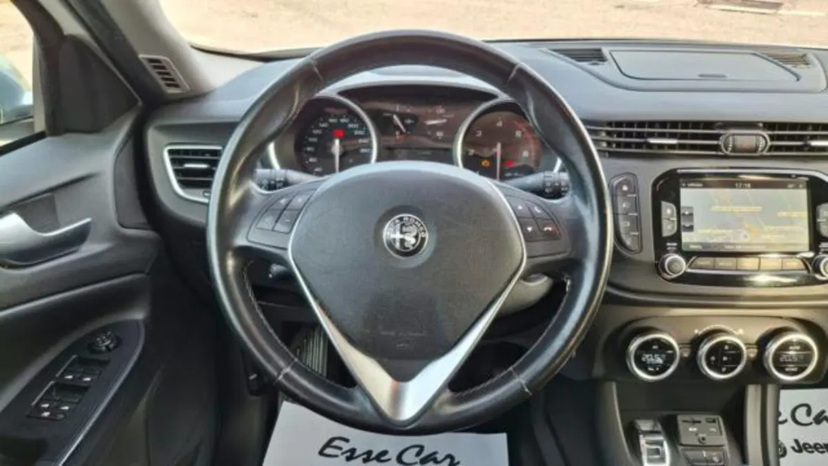 Alfa Romeo Giulietta usata a Padova (10)