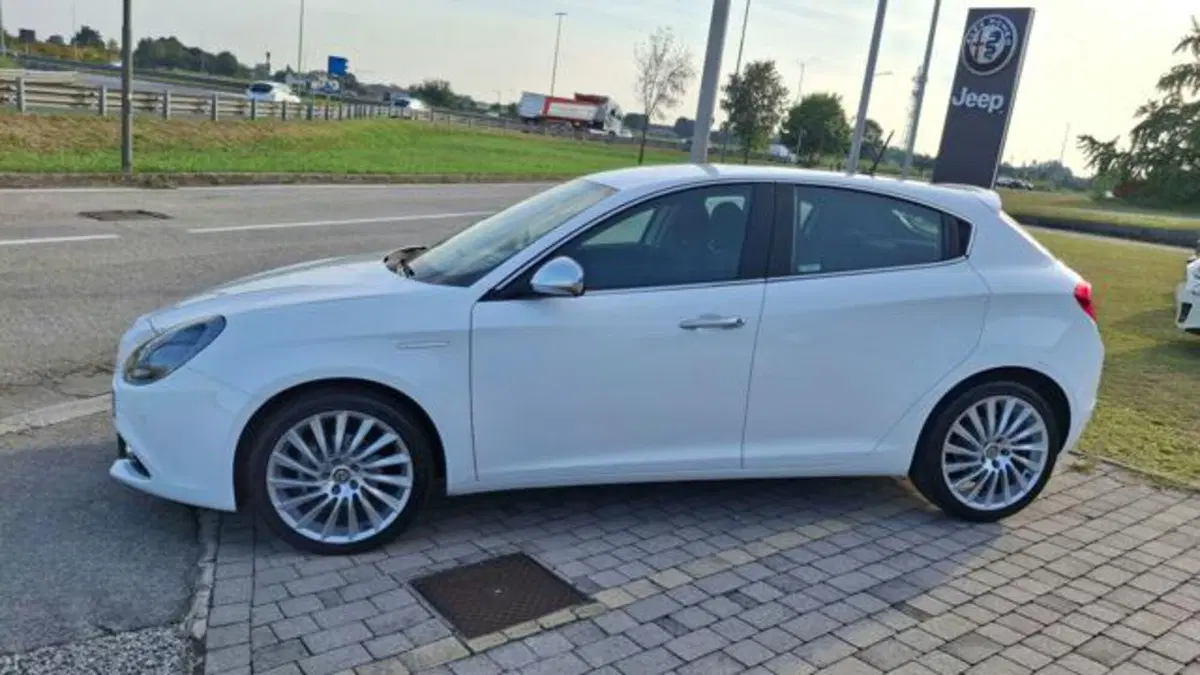 Alfa Romeo Giulietta usata a Padova (3)