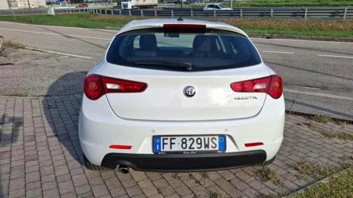 Alfa Romeo Giulietta usata a Padova (5)