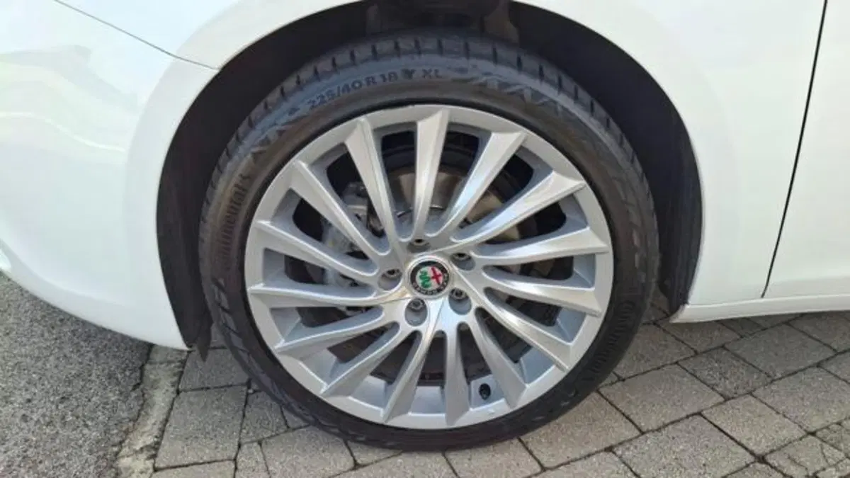 Alfa Romeo Giulietta usata a Padova (6)
