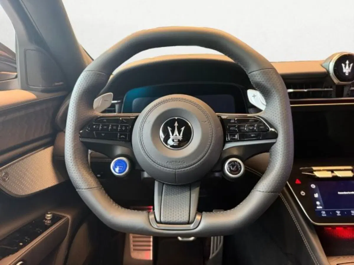 Maserati Grecale nuova a Udine (10)