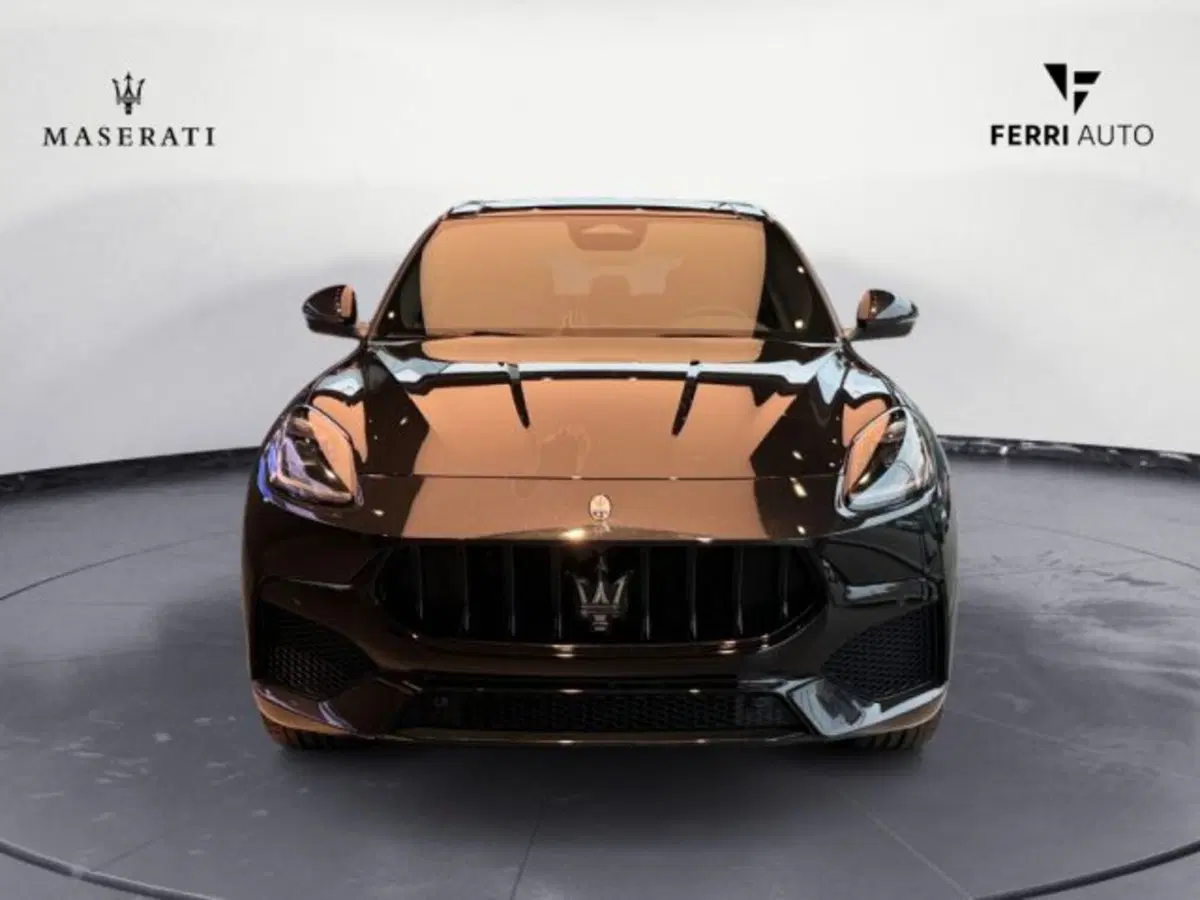 Maserati Grecale nuova a Udine (3)