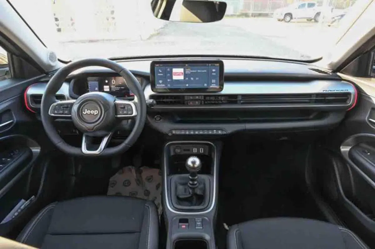 Jeep Avenger nuova a Torino (11)