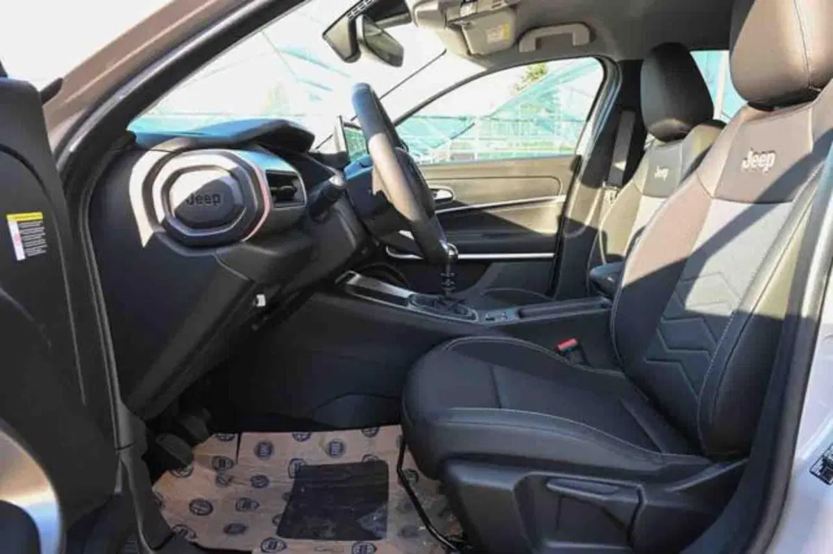 Jeep Avenger nuova a Torino (13)