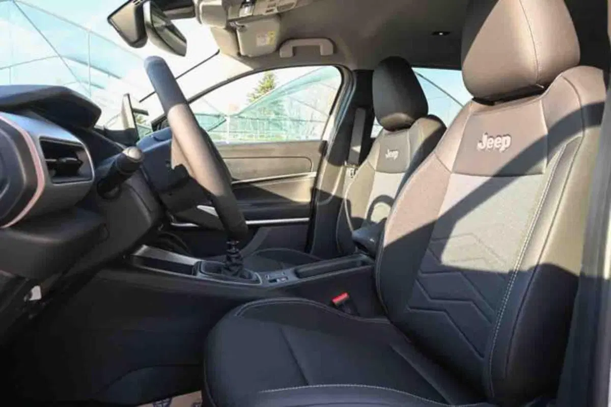 Jeep Avenger nuova a Torino (14)