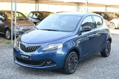 Lancia Ypsilon 1.0 FireFly 5 porte S&S Hybrid Gold Plus del 2023 usata a Pianezza