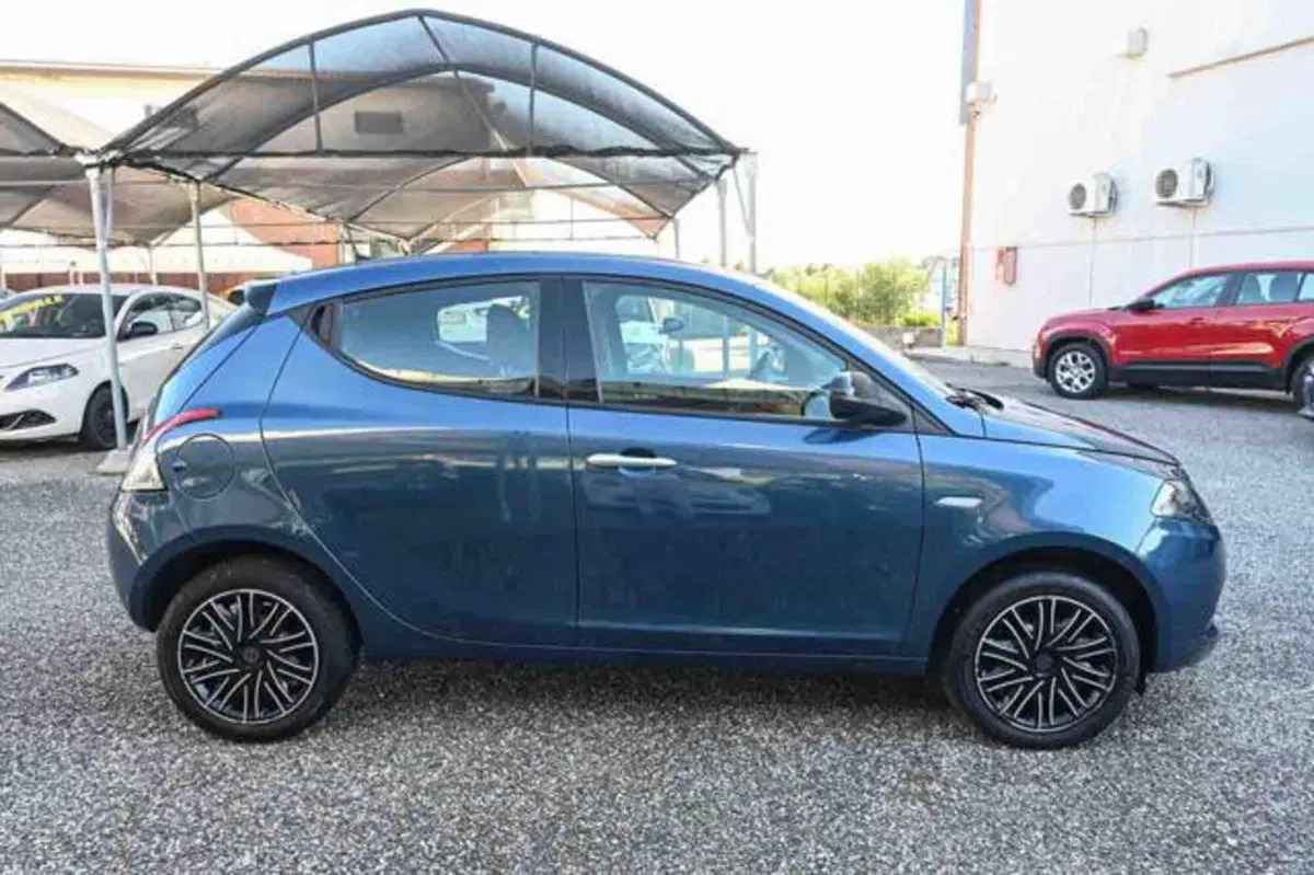 Lancia Ypsilon usata a Torino (17)