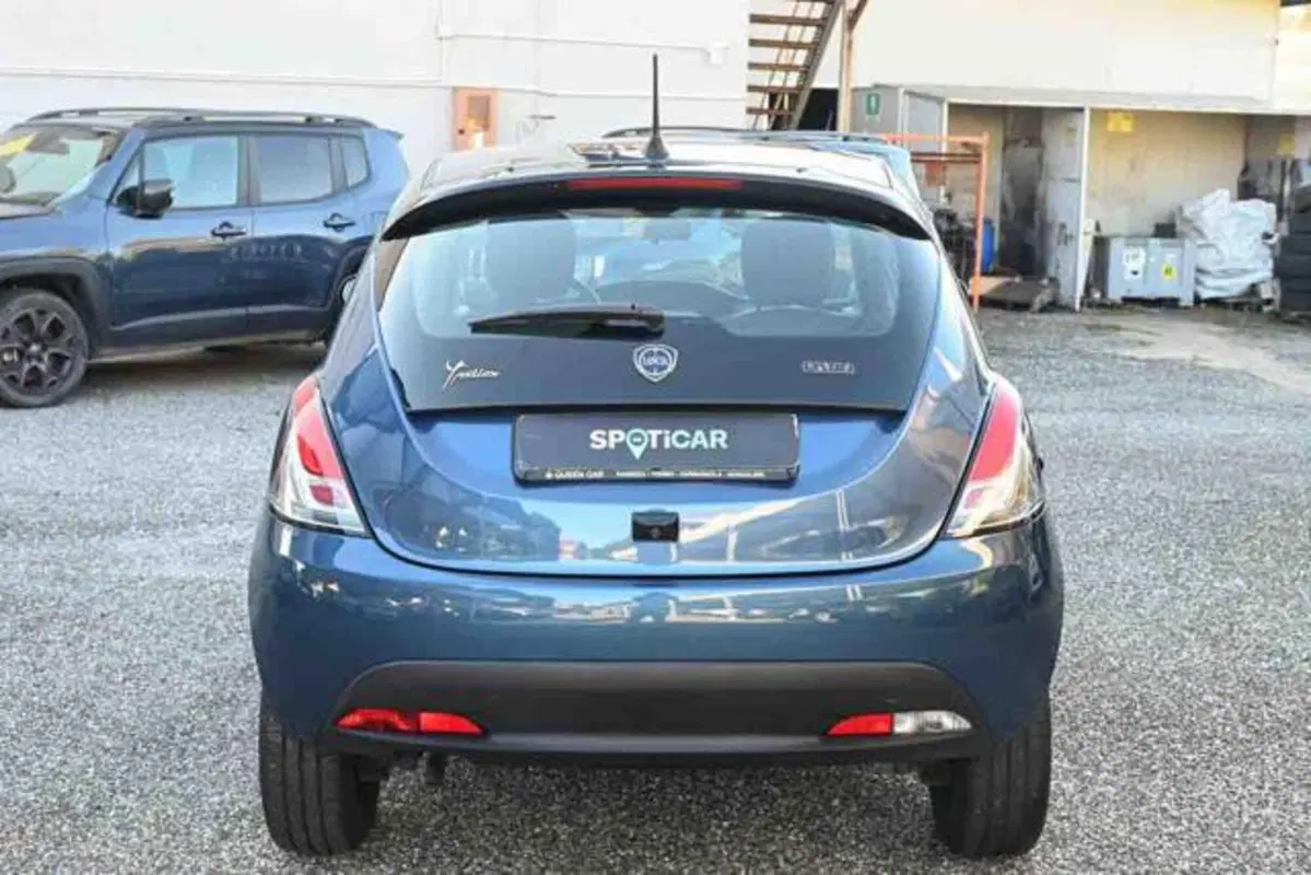 Lancia Ypsilon usata a Torino (18)