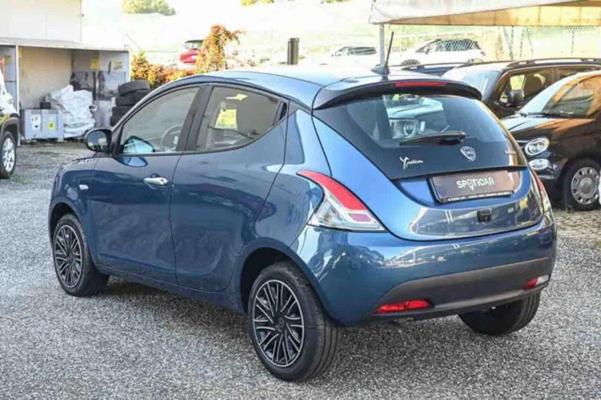 Lancia Ypsilon usata a Torino (4)