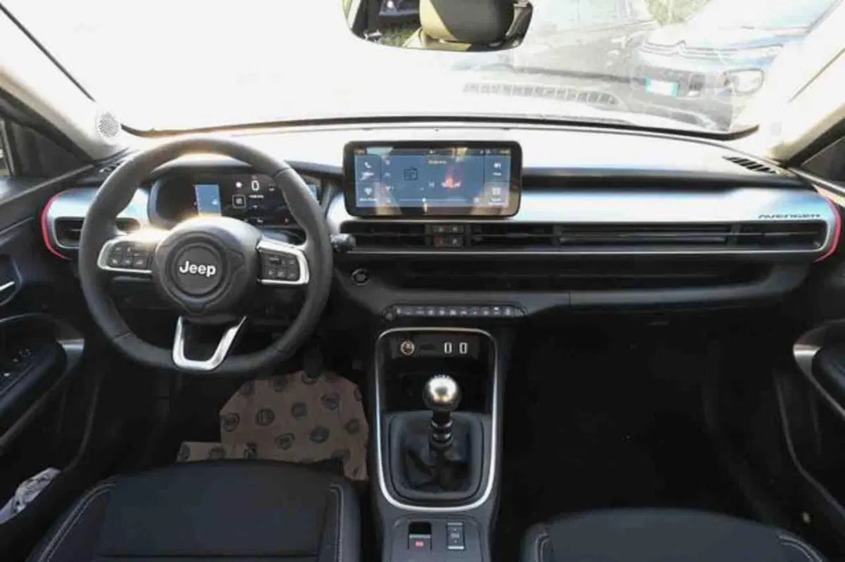 Jeep Avenger nuova a Torino (11)