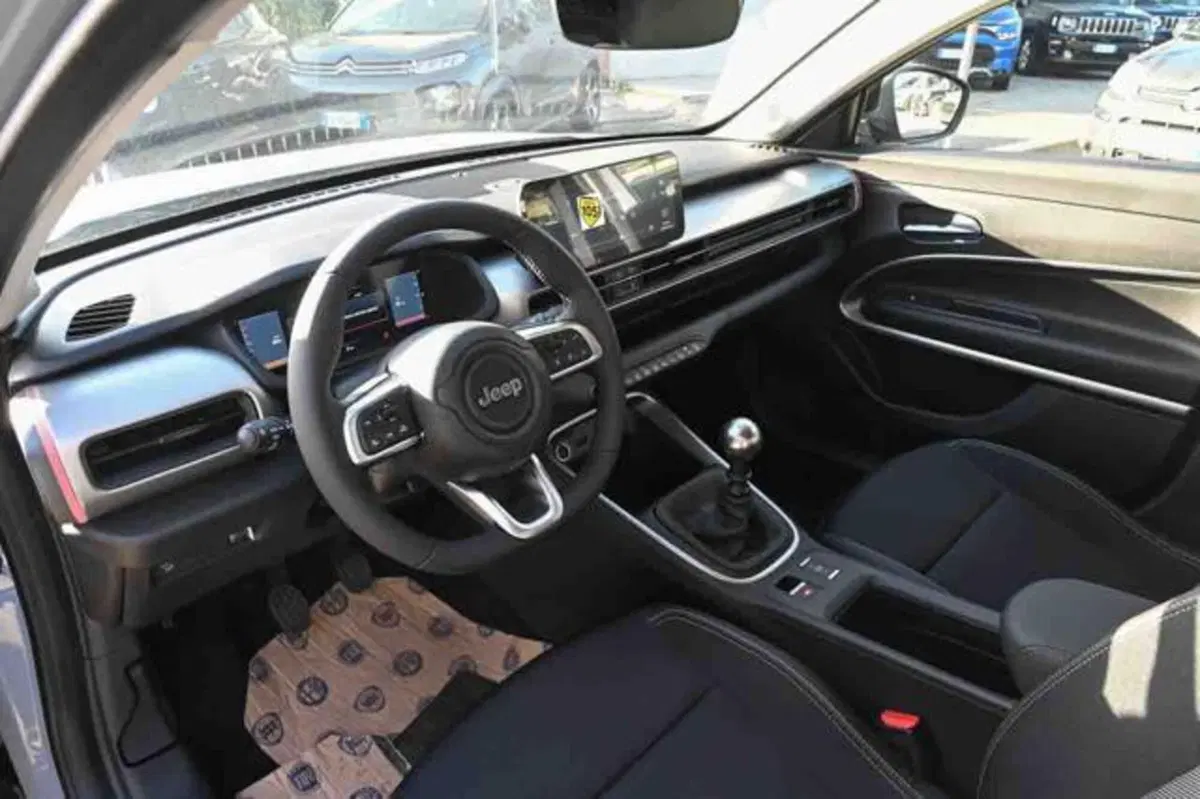 Jeep Avenger nuova a Torino (12)