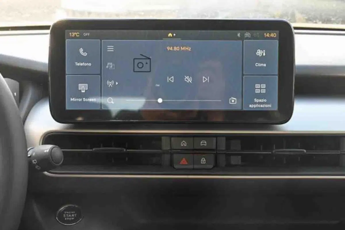 Jeep Avenger nuova a Torino (18)