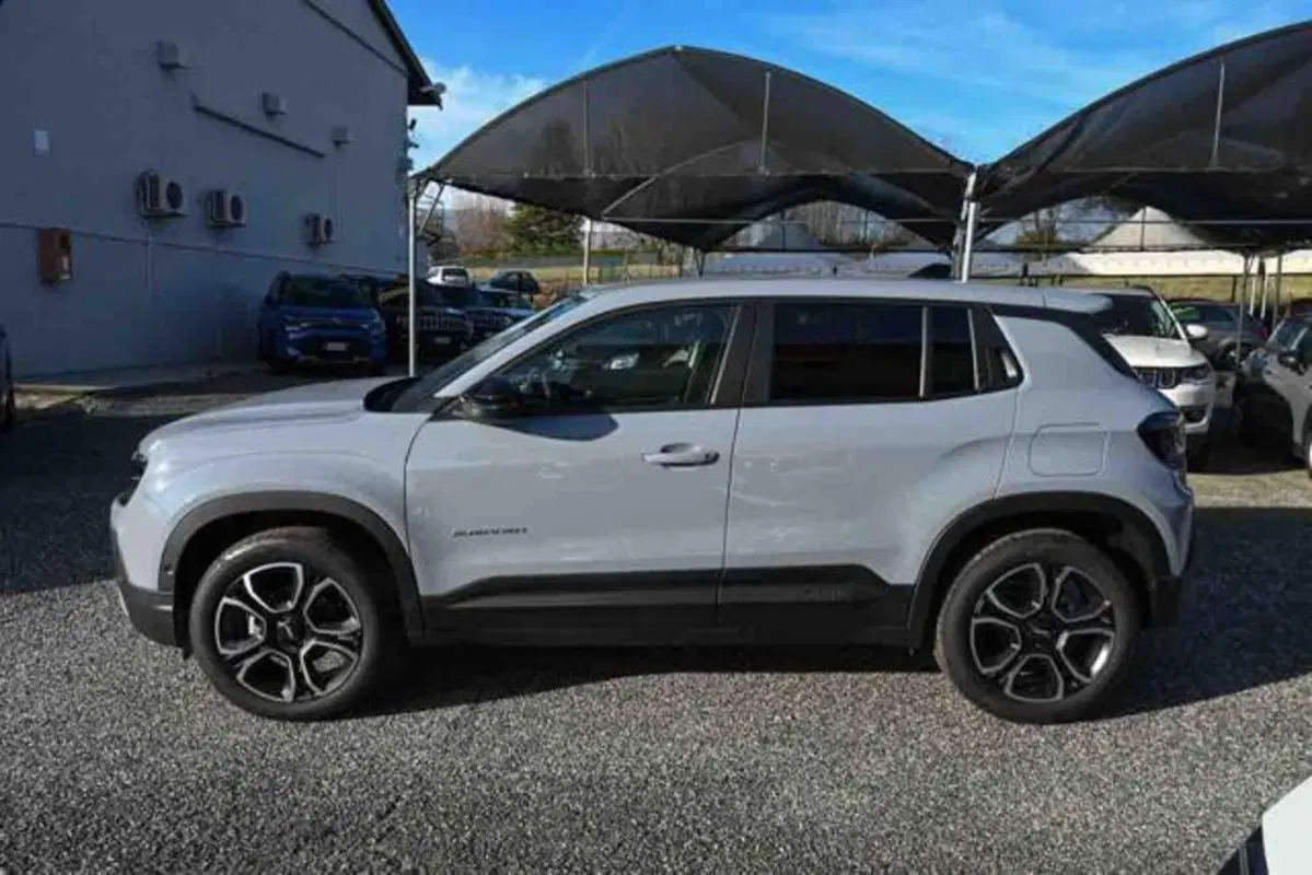 Jeep Avenger nuova a Torino (8)