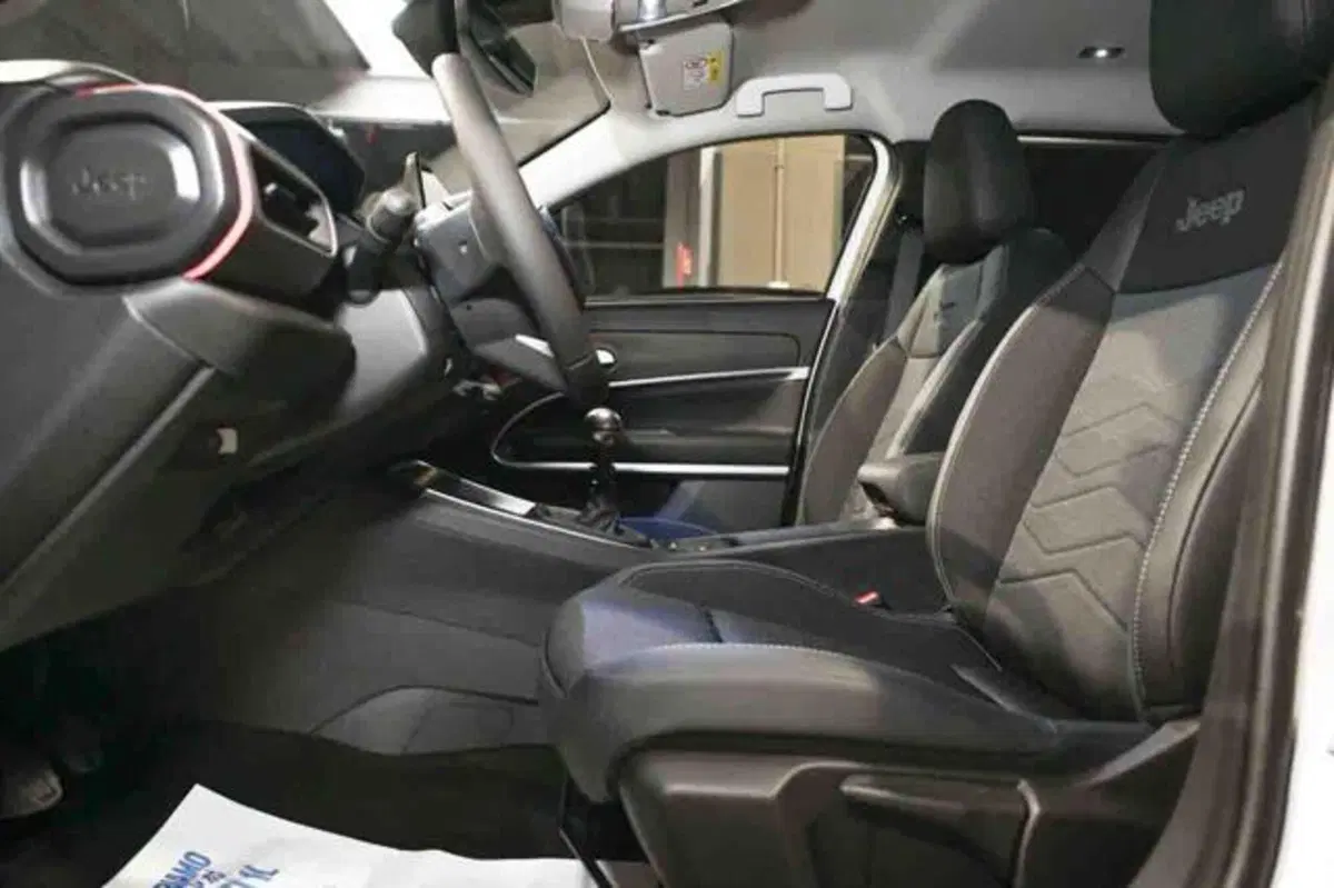 Jeep Avenger nuova a Torino (11)