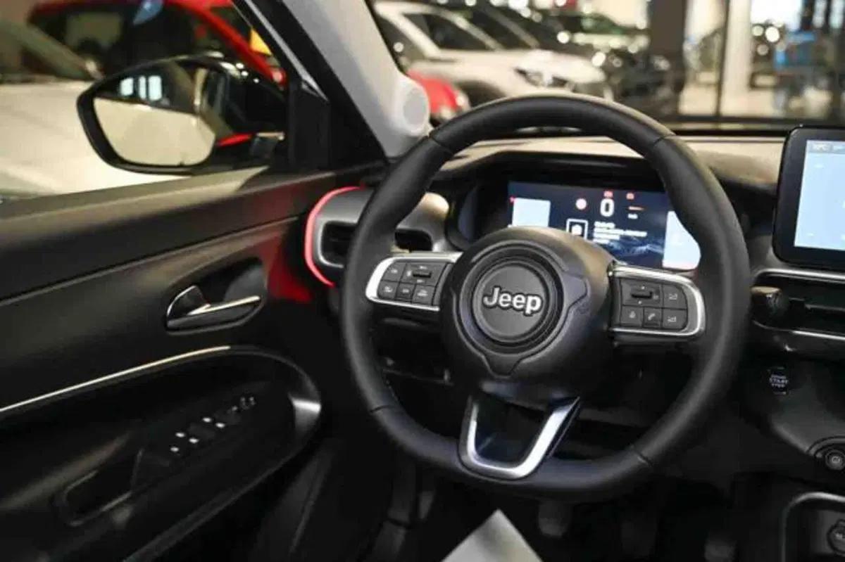 Jeep Avenger nuova a Torino (18)