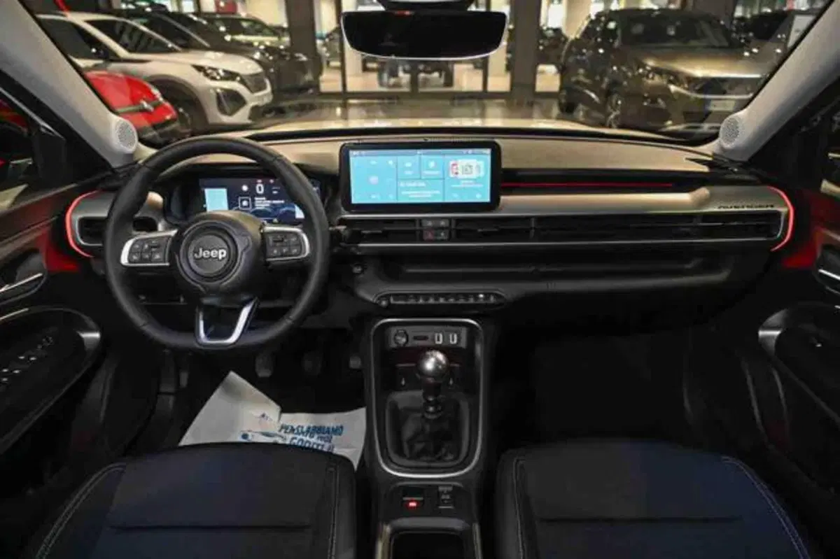 Jeep Avenger nuova a Torino (9)