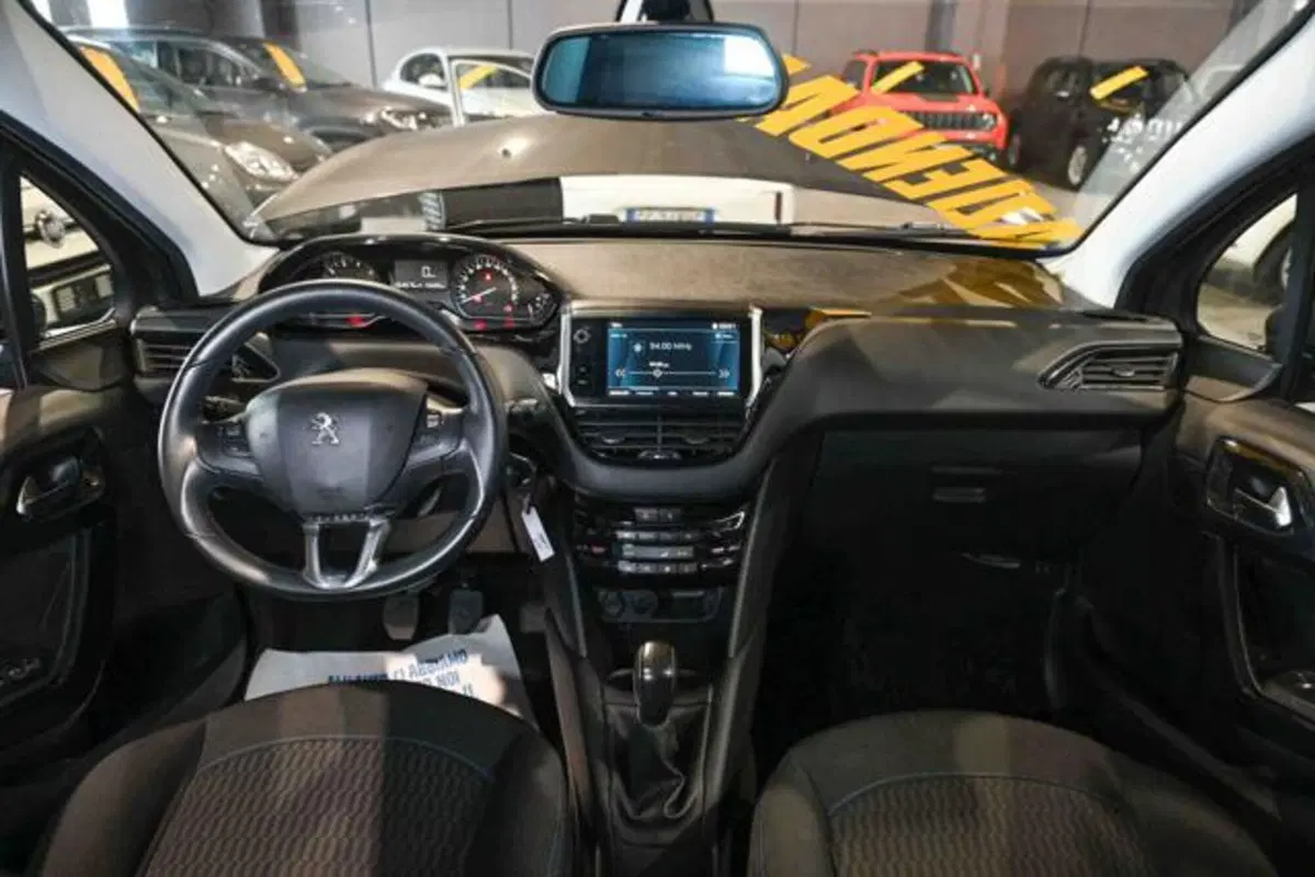 Peugeot 208 usata a Torino (10)