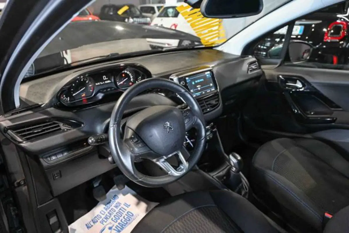 Peugeot 208 usata a Torino (11)