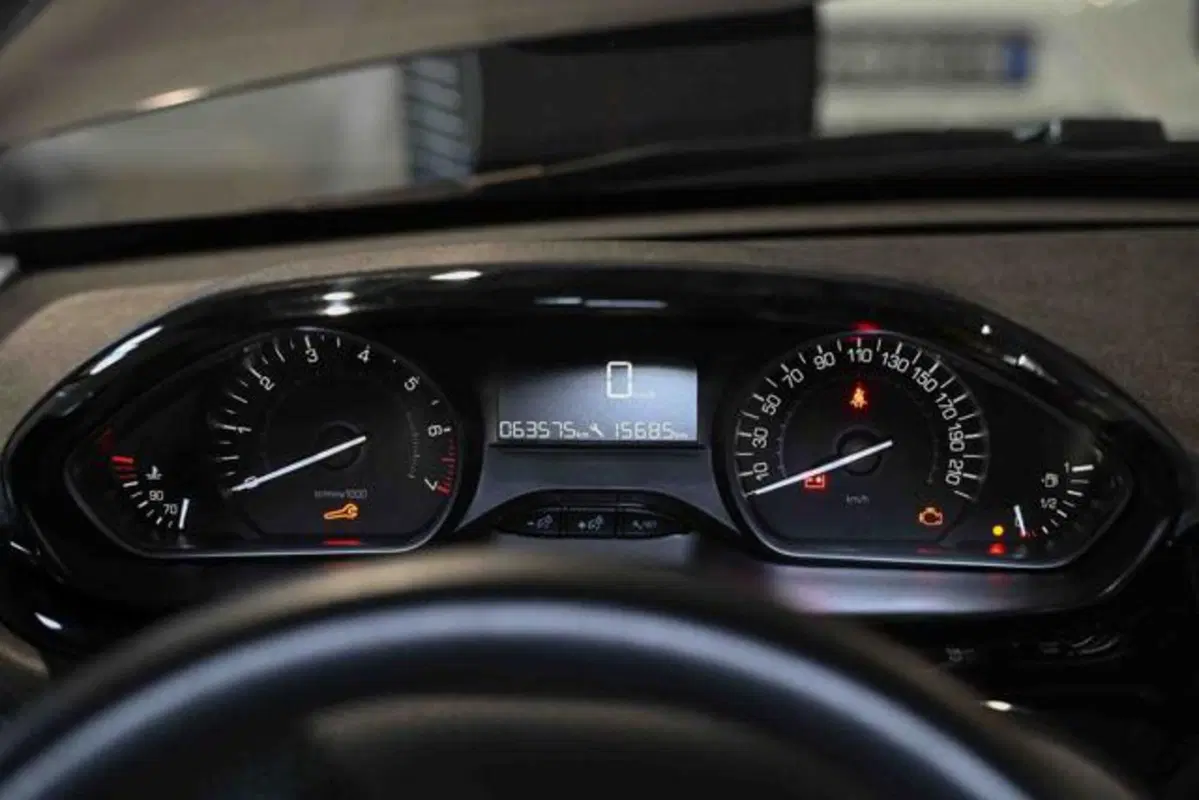 Peugeot 208 usata a Torino (18)