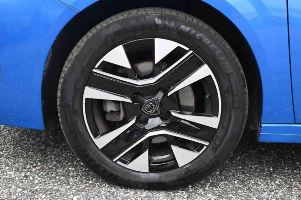 Peugeot 208 usata a Torino (6)