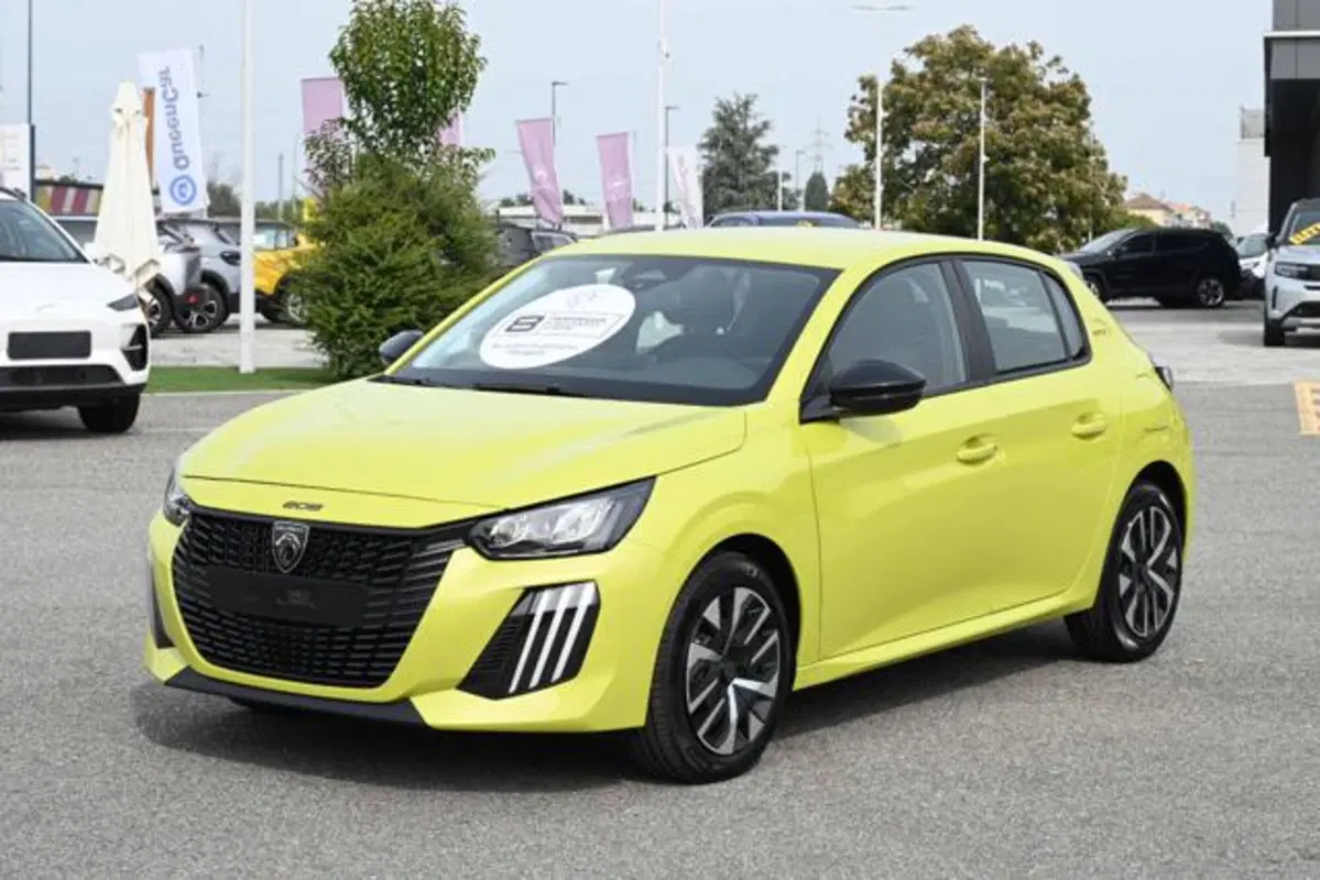 Peugeot 208 nuova a Torino