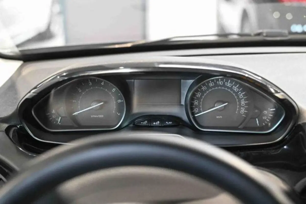 Peugeot 208 usata a Torino (16)