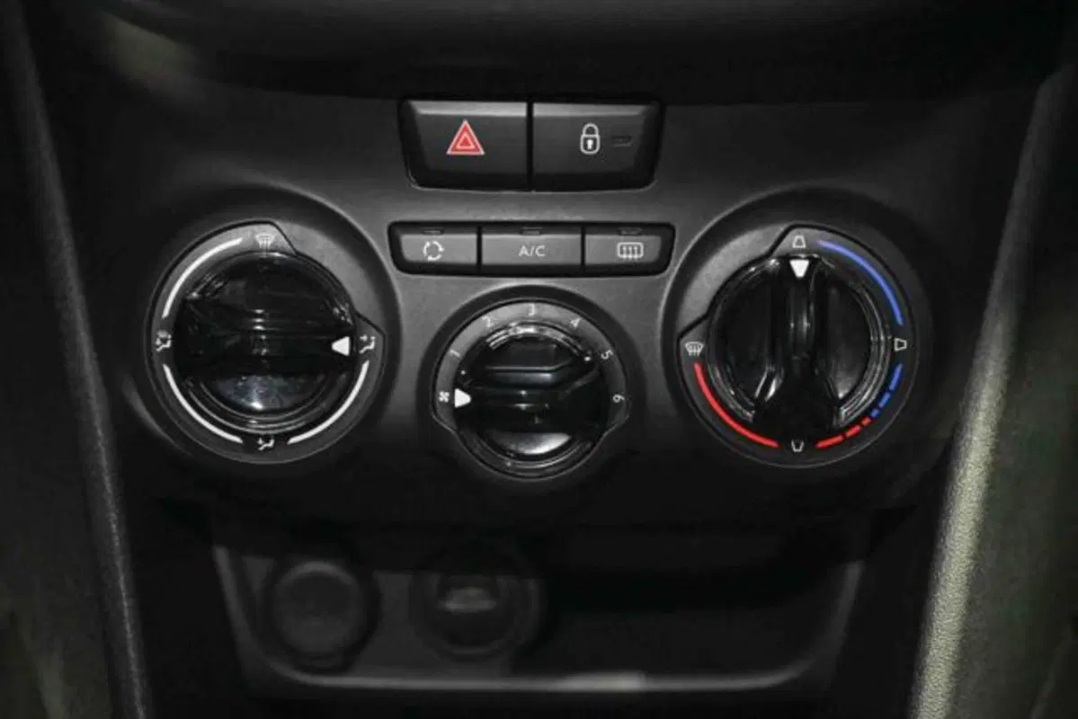 Peugeot 208 usata a Torino (18)