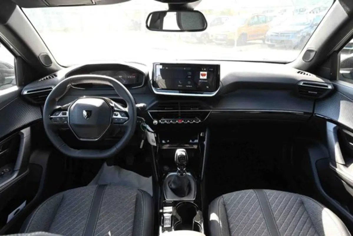 Peugeot 2008 nuova a Torino (11)