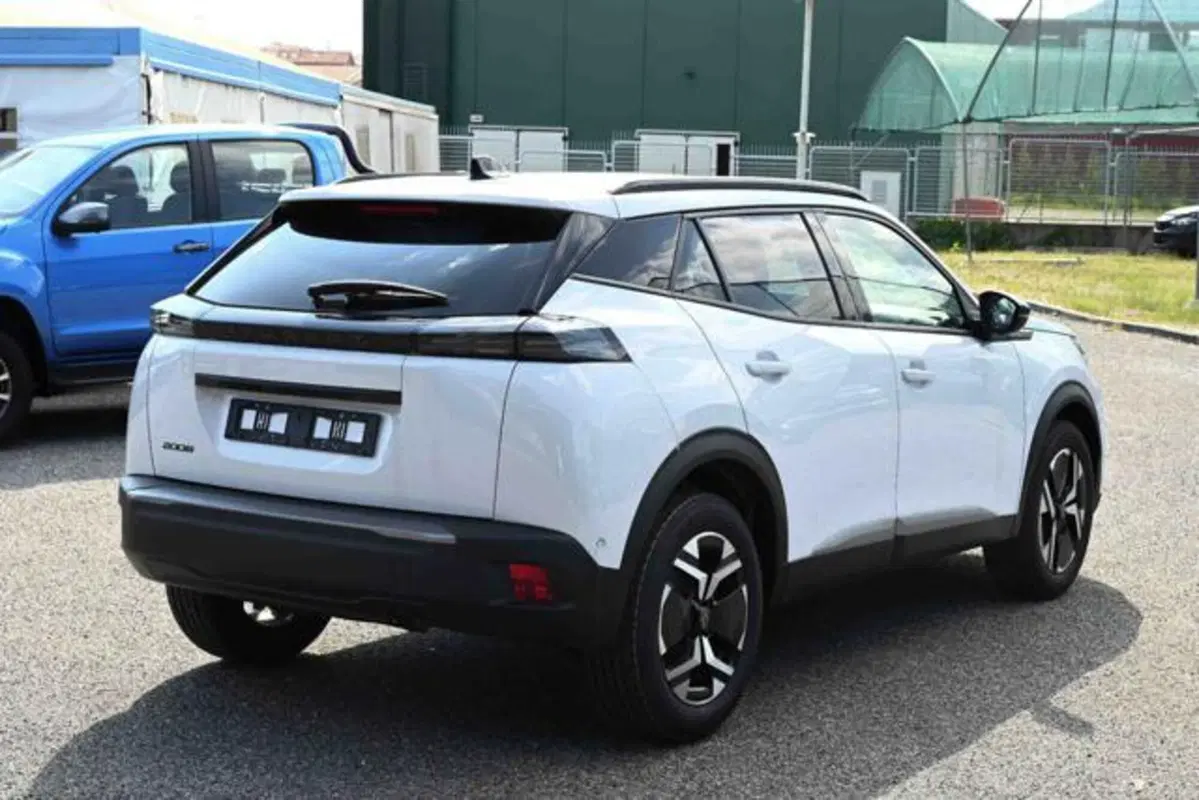 Peugeot 2008 nuova a Torino (5)