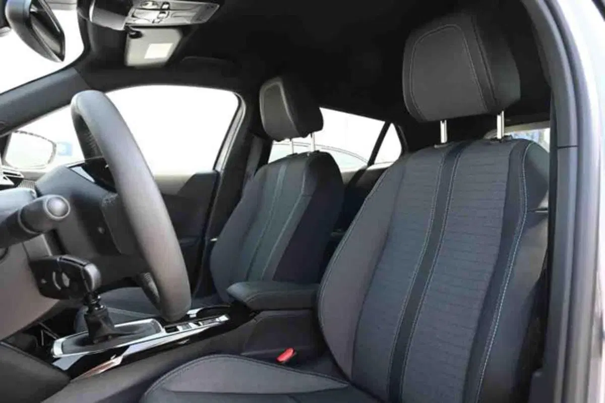 Peugeot 2008 nuova a Torino (10)