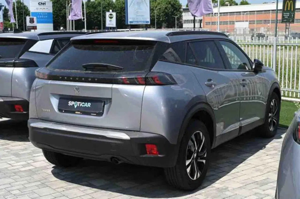 Peugeot 2008 nuova a Torino (3)