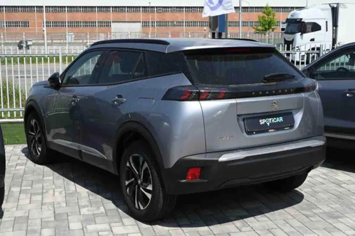 Peugeot 2008 nuova a Torino (4)