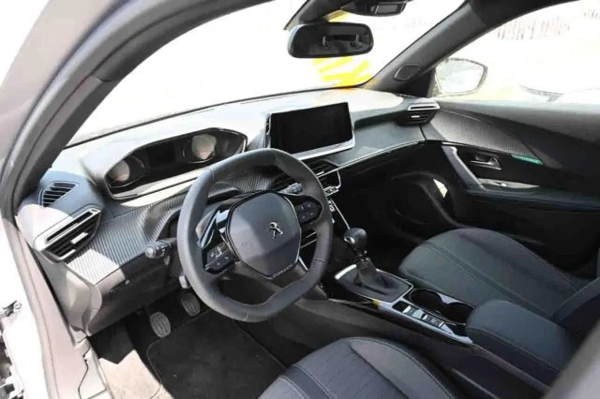 Peugeot 2008 nuova a Torino (8)