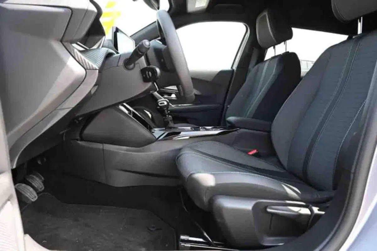 Peugeot 2008 nuova a Torino (9)