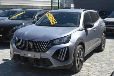 Peugeot 2008 PureTech 100 S&S Allure del 2025 usata a Pianezza
