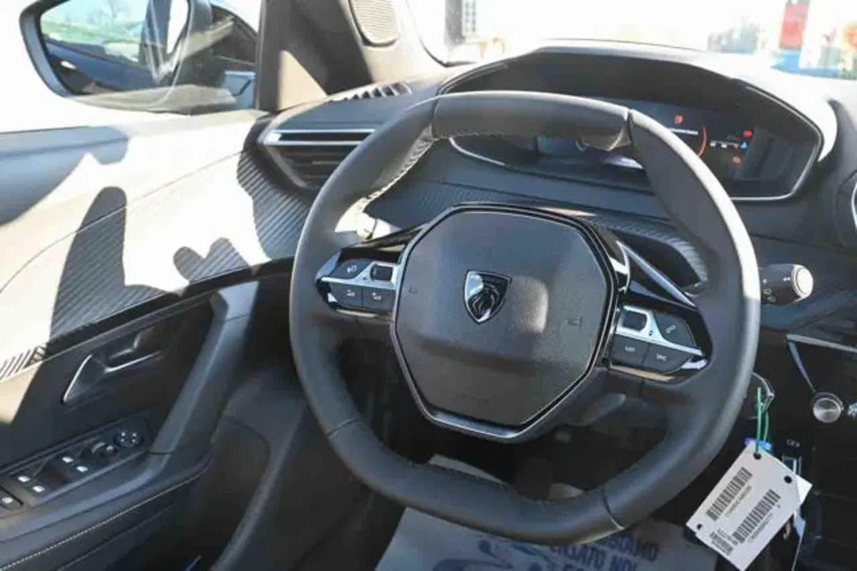 Peugeot 2008 nuova a Torino (12)