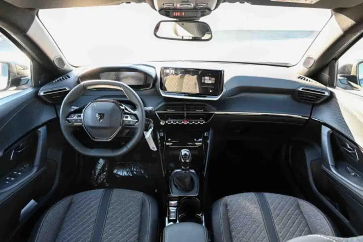 Peugeot 2008 nuova a Torino (7)