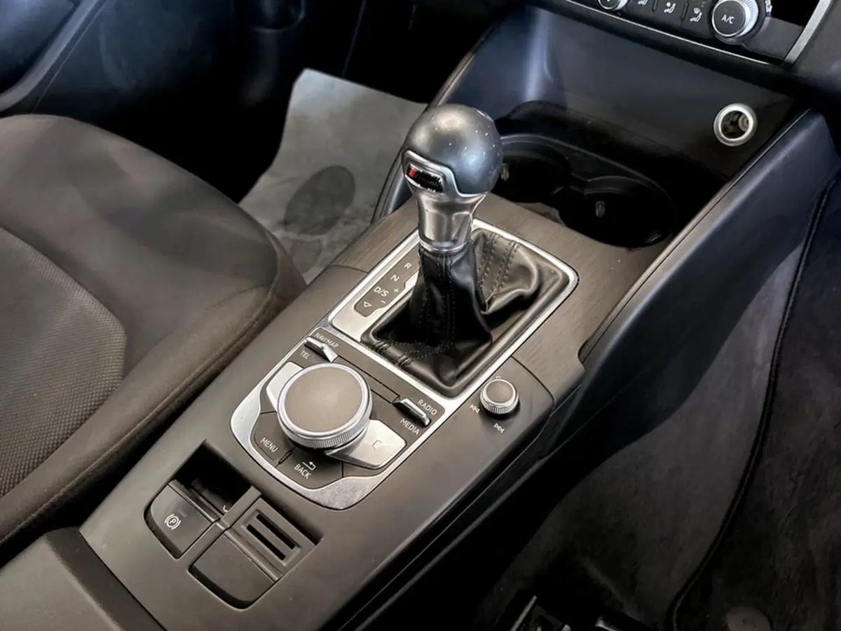 Audi A3 Sportback usata a Piacenza (15)