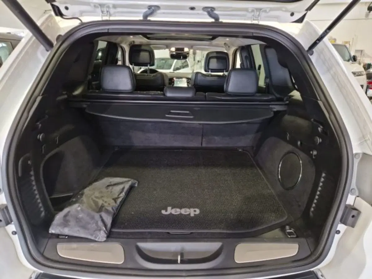 Jeep Grand Cherokee usata a Livorno (19)