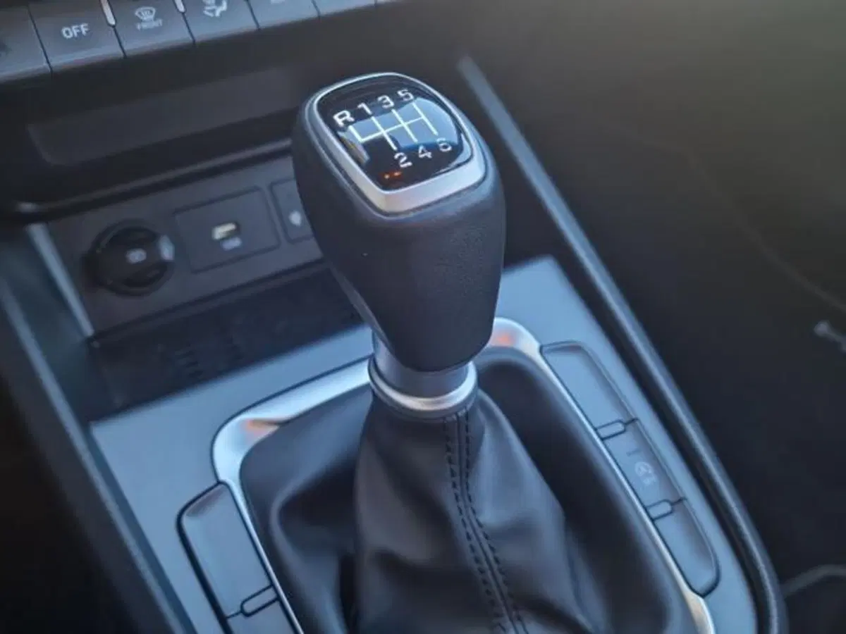 Hyundai Kona usata a Salerno (17)