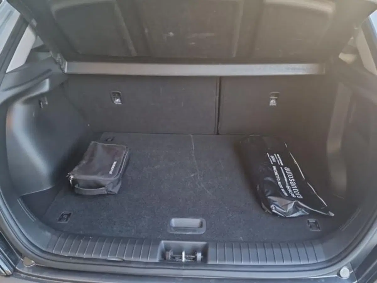 Hyundai Kona usata a Salerno (19)