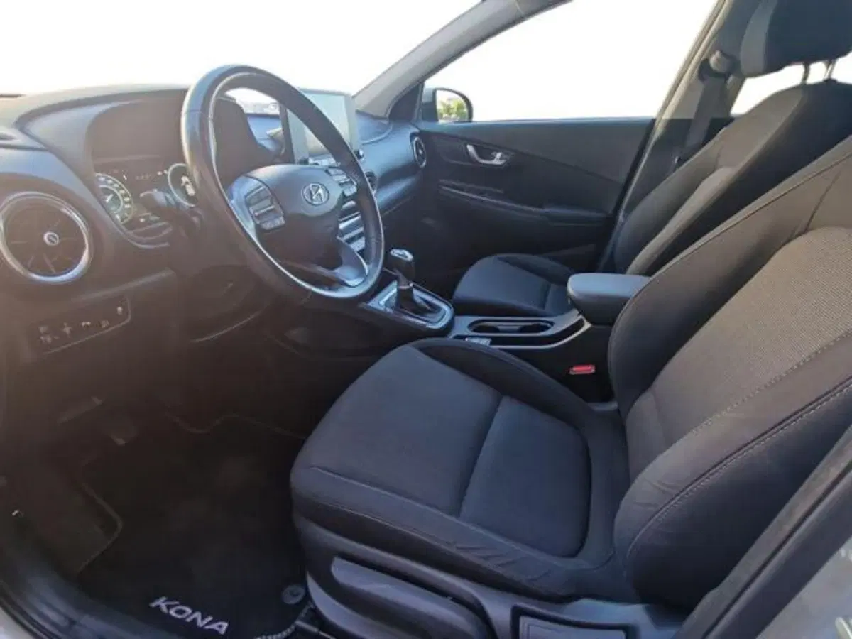 Hyundai Kona usata a Salerno (9)