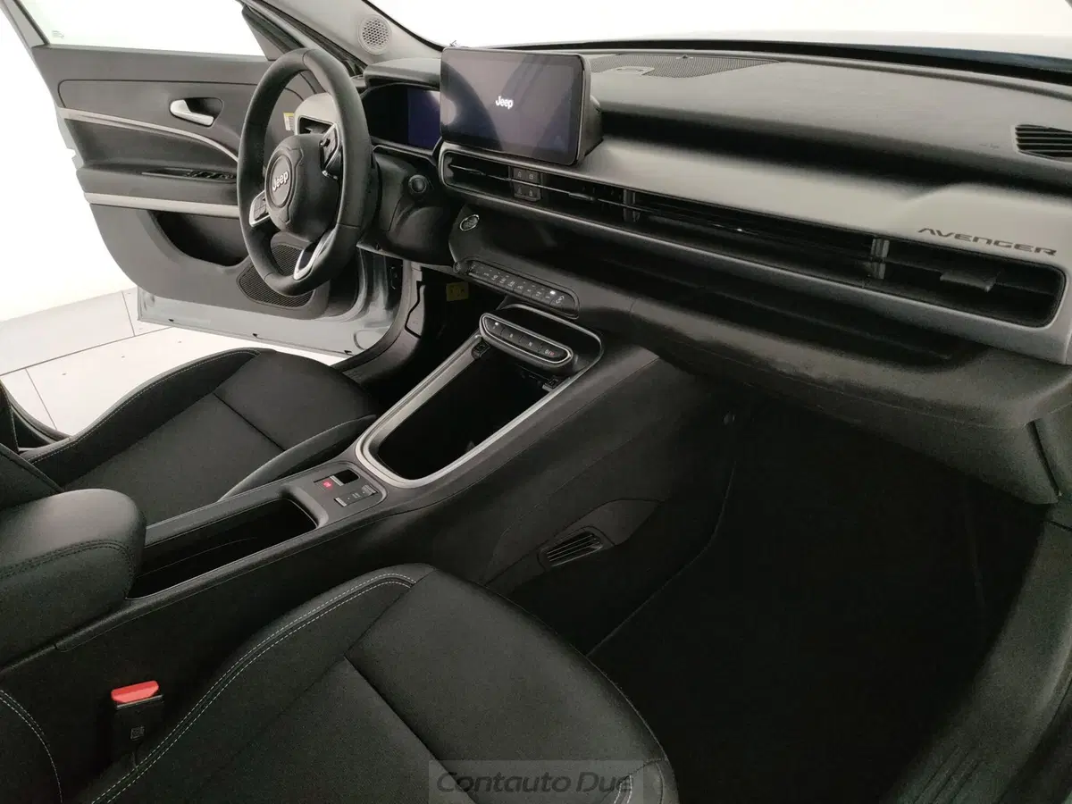 Jeep Avenger usata a Caserta (13)