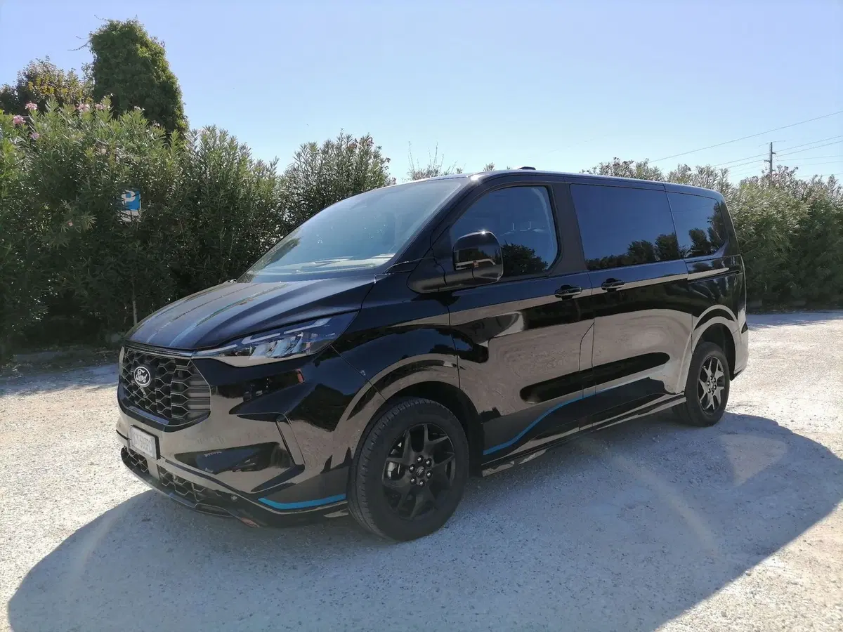 Ford Tourneo Custom usata a Roma