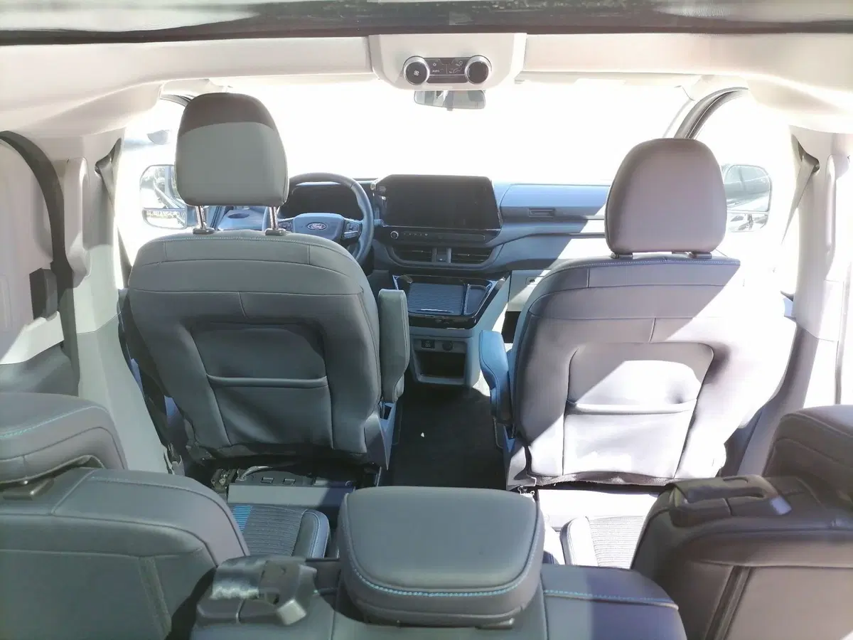 Ford Tourneo Custom usata a Roma (9)
