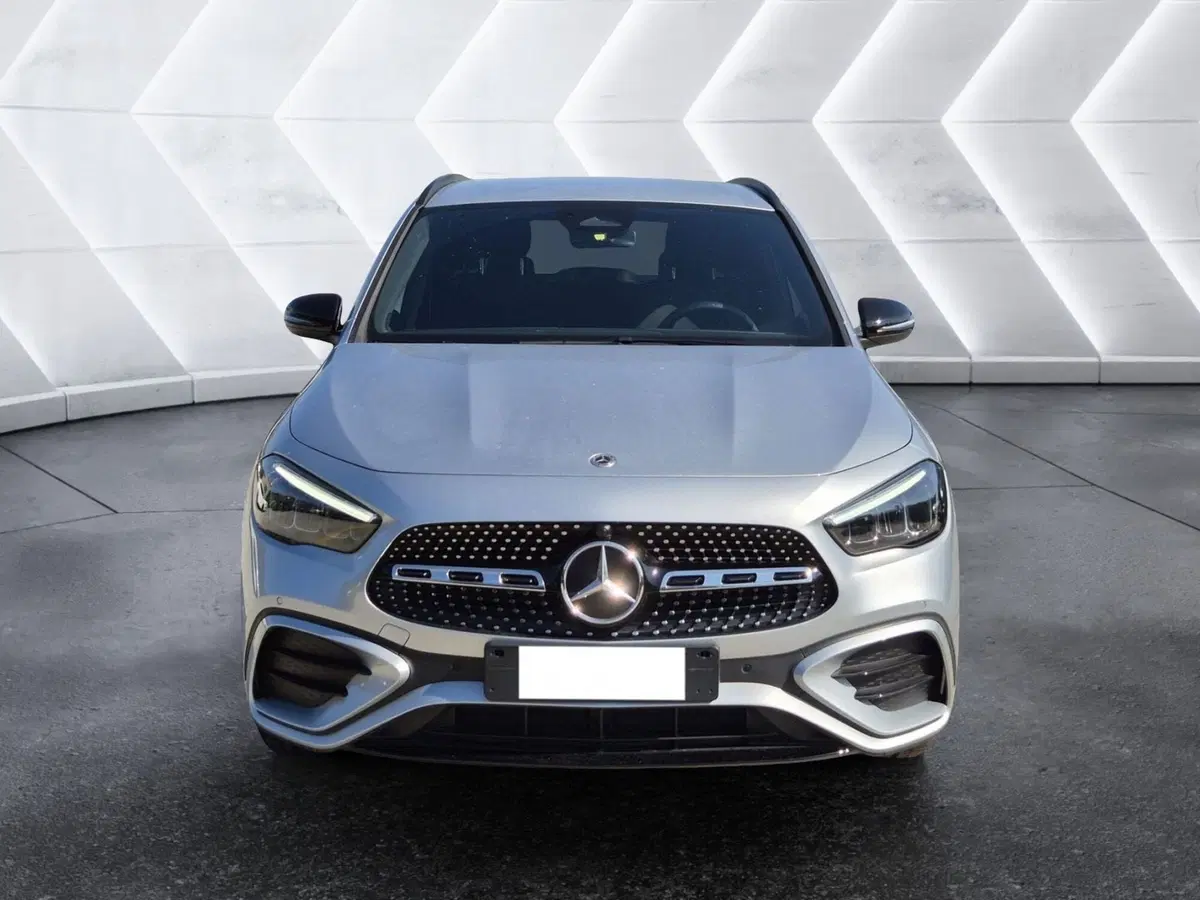 Mercedes-Benz GLA SUV usata  (2)