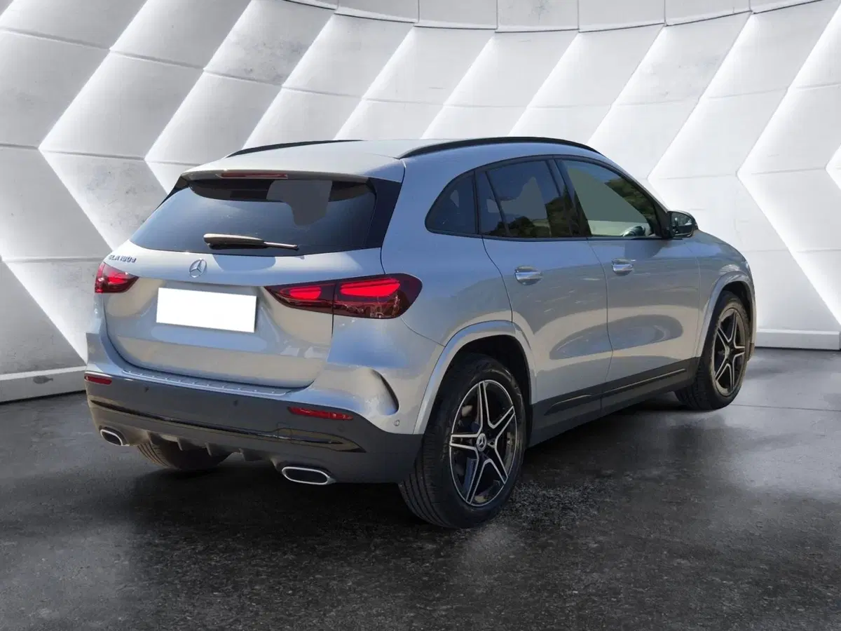 Mercedes-Benz GLA SUV usata  (4)