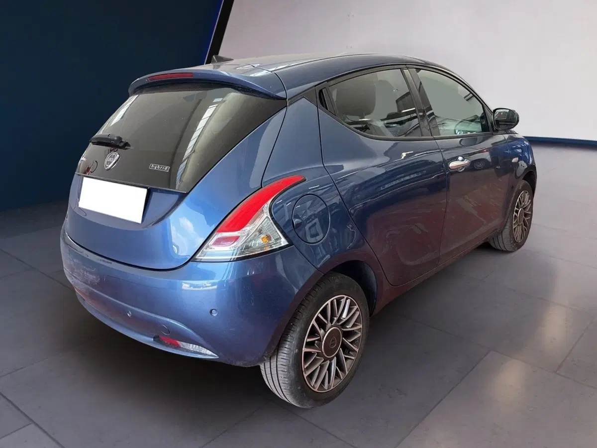 Lancia Ypsilon usata a Torino (6)