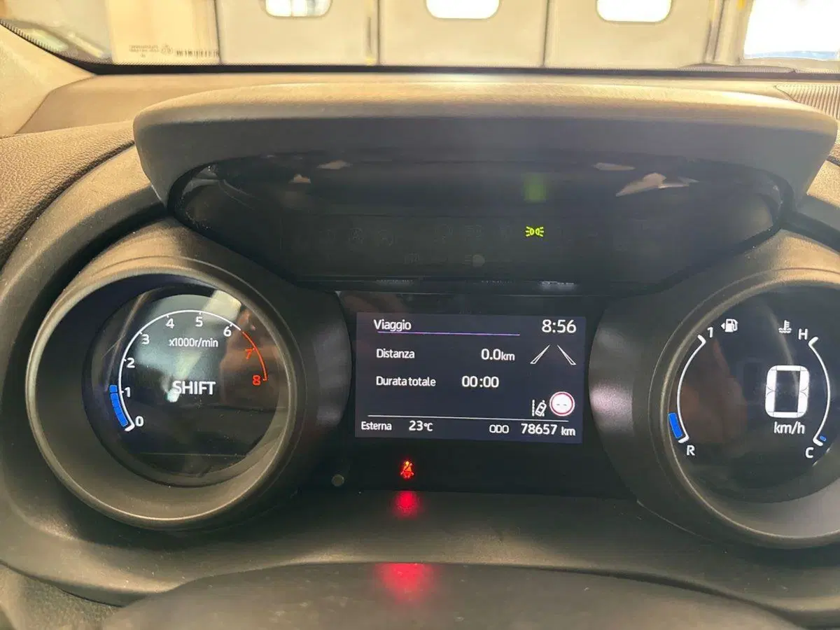 Toyota Yaris usata a Prato (13)
