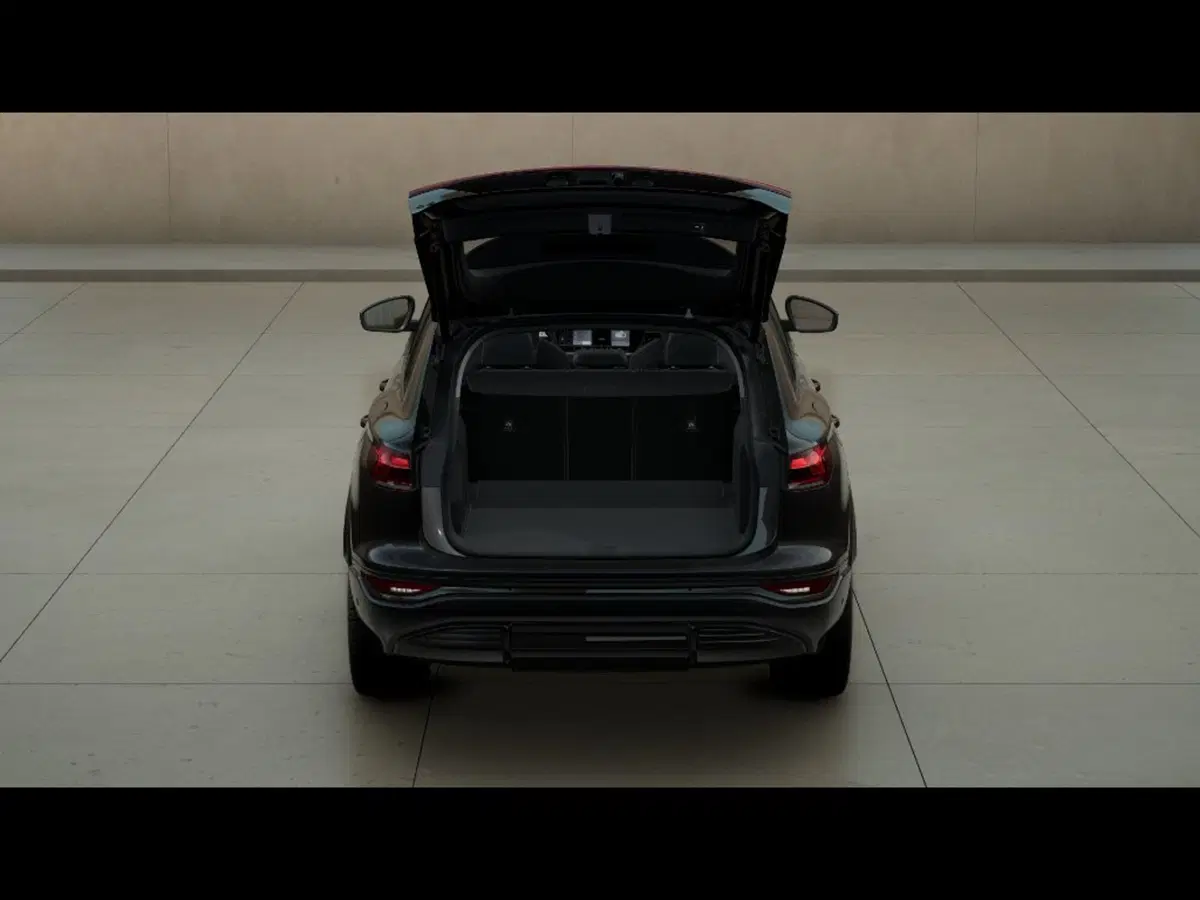 Audi Q6 Sportback nuova a Pisa (5)